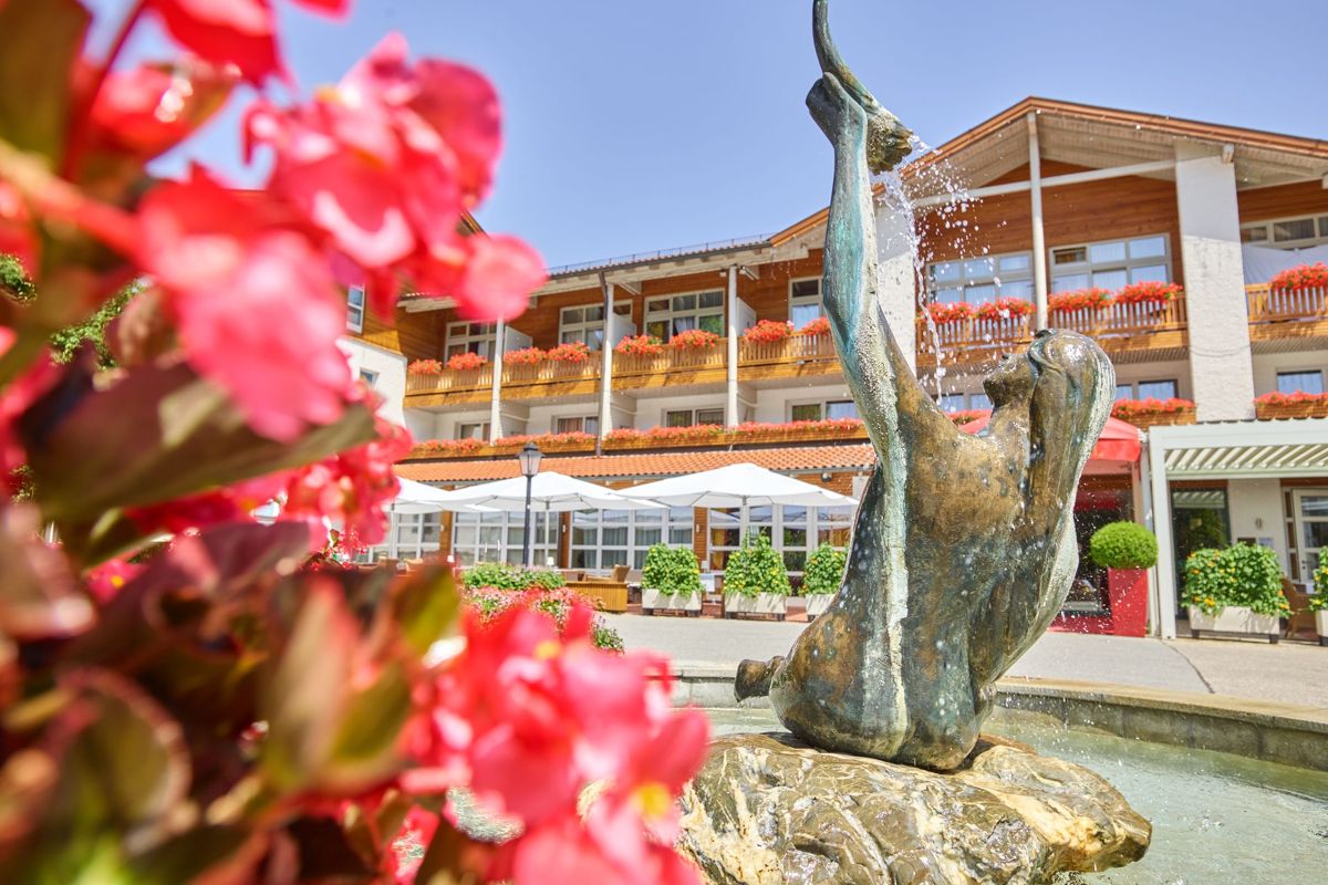 Monarch Hotel Außenansicht Pool
